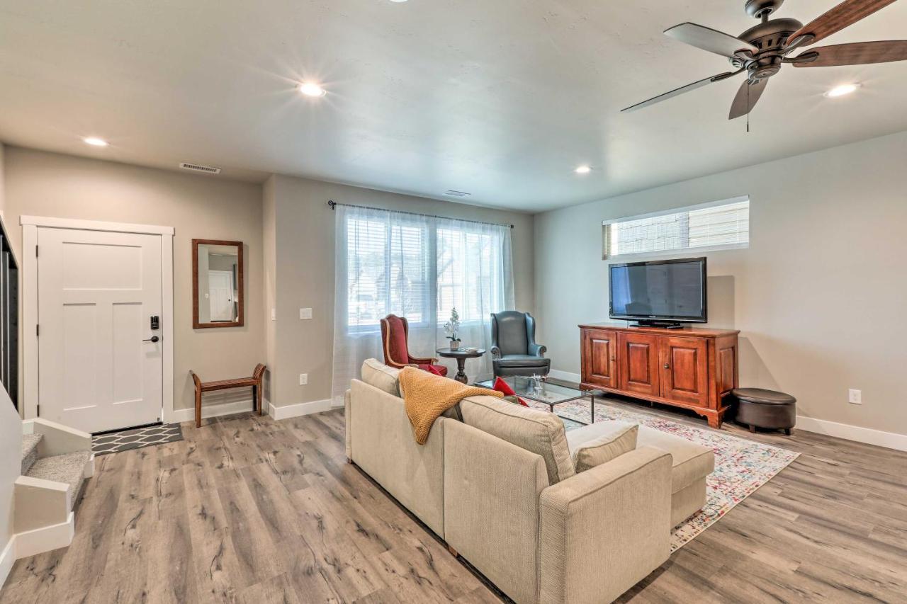 Modern Flagstaff Home, 4 Mi To Downtown! Buitenkant foto