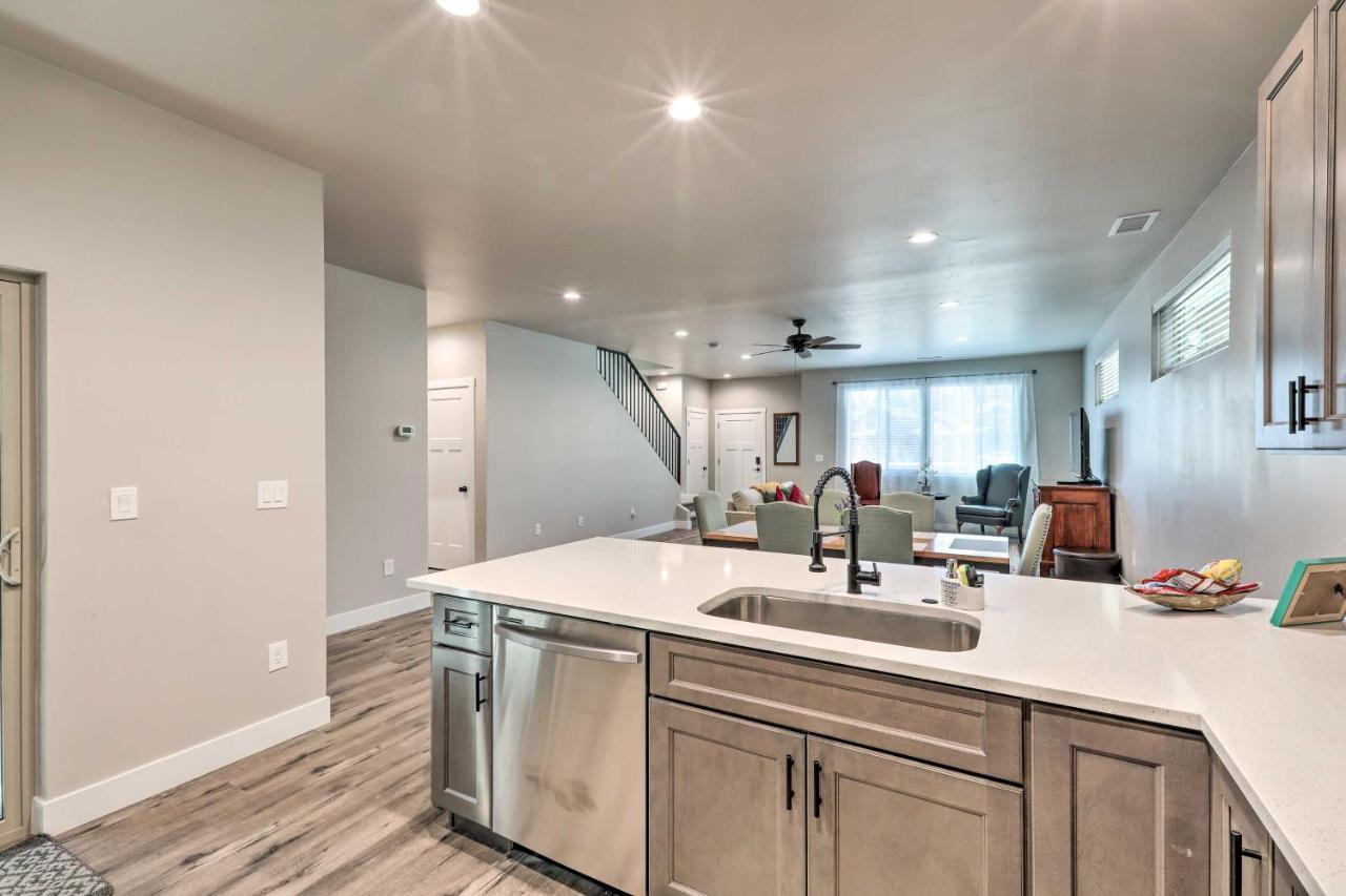 Modern Flagstaff Home, 4 Mi To Downtown! Buitenkant foto